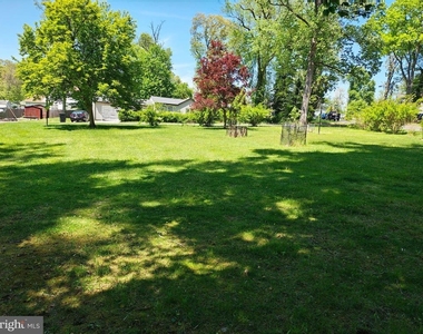 11 Sylvan Avenue - Photo Thumbnail 6