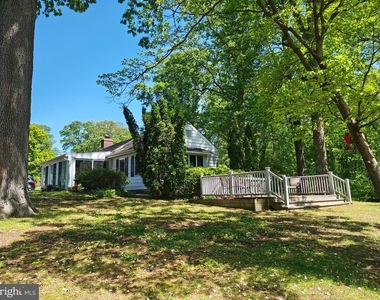 11 Sylvan Avenue - Photo Thumbnail 3