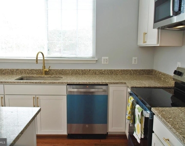 14906 Dennington Drive - Photo Thumbnail 12