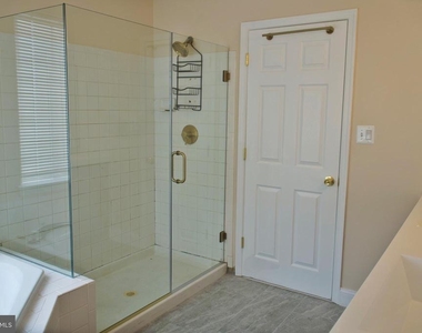 14906 Dennington Drive - Photo Thumbnail 34