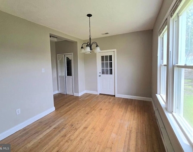 809 Eastern Avenue - Photo Thumbnail 8