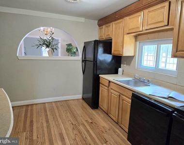 805 Eastern Avenue - Photo Thumbnail 2