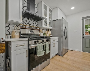 3704 Hamilton Street - Photo Thumbnail 13