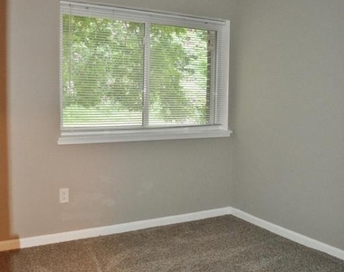 10246 Prince Place - Photo Thumbnail 10