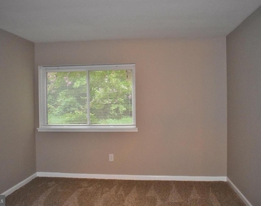10246 Prince Place - Photo Thumbnail 9