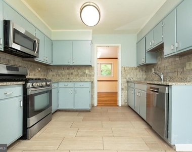 11506 Karen Drive - Photo Thumbnail 8