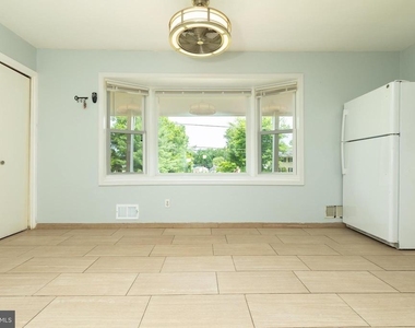 11506 Karen Drive - Photo Thumbnail 4