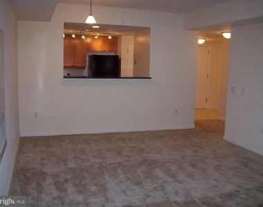 930 Wayne Avenue - Photo Thumbnail 6