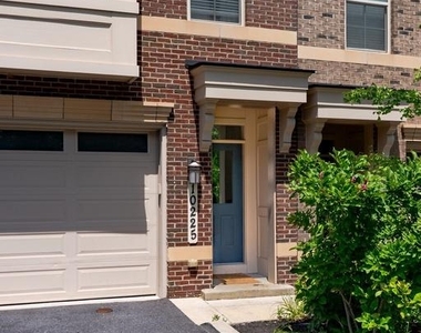 10225 Hilltop Ascent Drive - Photo Thumbnail 8