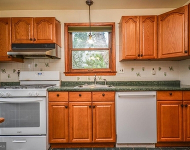2034 Glen Ross Road - Photo Thumbnail 8