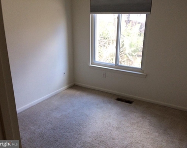 10712 Muirfield Drive - Photo Thumbnail 8