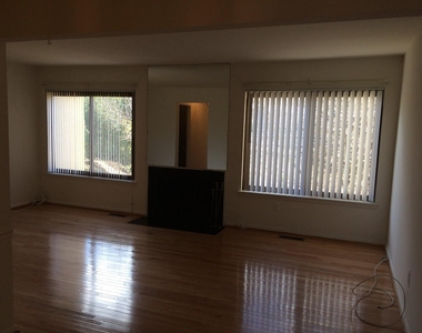 10712 Muirfield Drive - Photo Thumbnail 3