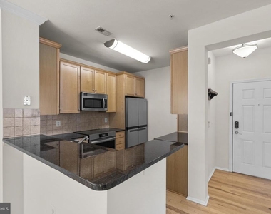 11800 Old Georgetown - Photo Thumbnail 15