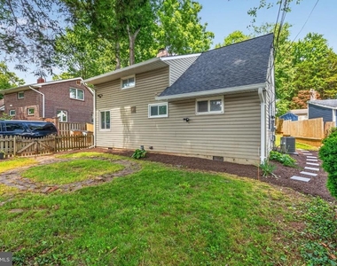 303 Nimitz Avenue - Photo Thumbnail 1
