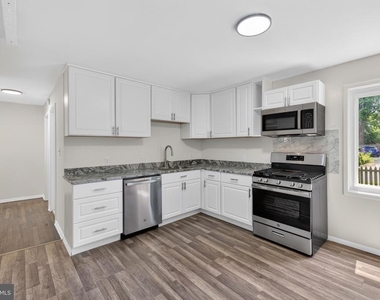 303 Nimitz Avenue - Photo Thumbnail 3