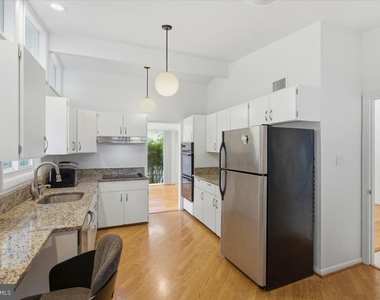 6614 Melody Lane - Photo Thumbnail 9