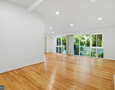 6614 Melody Lane - Photo Thumbnail 4