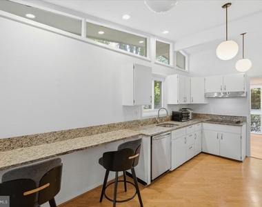 6614 Melody Lane - Photo Thumbnail 10