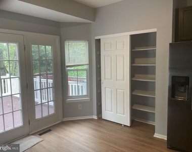 8432 Gold Sunset Way - Photo Thumbnail 3