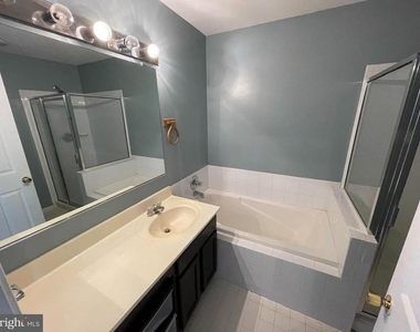 8432 Gold Sunset Way - Photo Thumbnail 7
