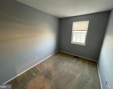 8432 Gold Sunset Way - Photo Thumbnail 11