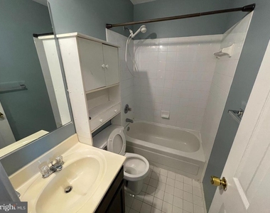 8432 Gold Sunset Way - Photo Thumbnail 9