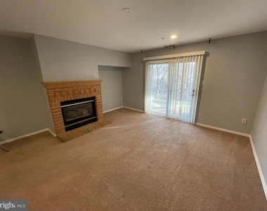 8432 Gold Sunset Way - Photo Thumbnail 15