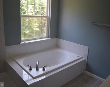 9333 Maxwell Court - Photo Thumbnail 6