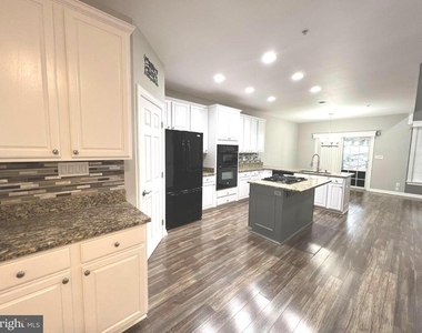 523 Dallam Court - Photo Thumbnail 3