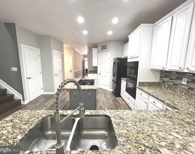 523 Dallam Court - Photo Thumbnail 7
