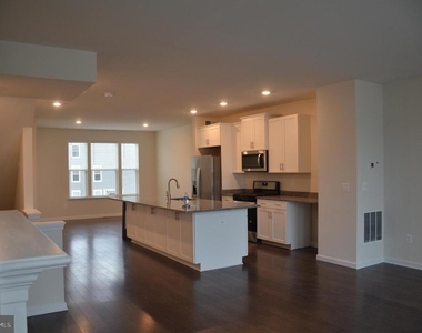 5609 Tallyn Hunt Place - Photo Thumbnail 4