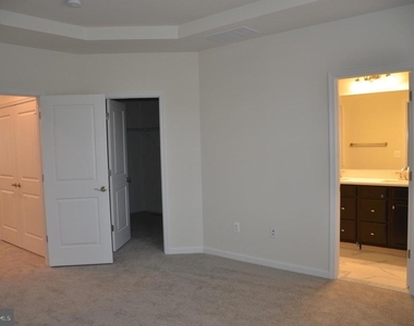 5609 Tallyn Hunt Place - Photo Thumbnail 11