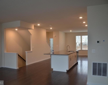 5609 Tallyn Hunt Place - Photo Thumbnail 7