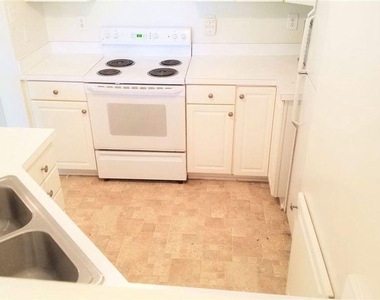 5208 Duke Court - Photo Thumbnail 8