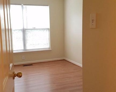 5208 Duke Court - Photo Thumbnail 13