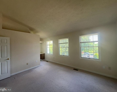 5614 Denton Court - Photo Thumbnail 7