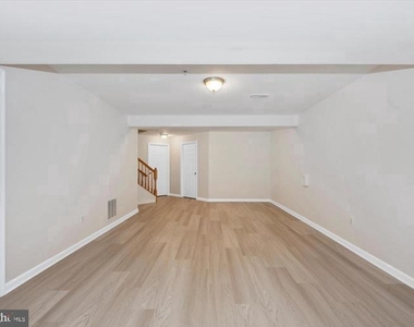 3534 Winthrop Lane - Photo Thumbnail 35