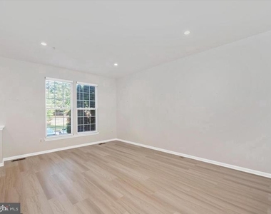 3534 Winthrop Lane - Photo Thumbnail 6