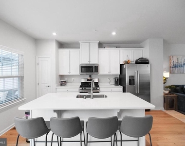 52 Caswell Drive - Photo Thumbnail 3
