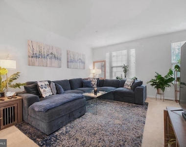 52 Caswell Drive - Photo Thumbnail 6