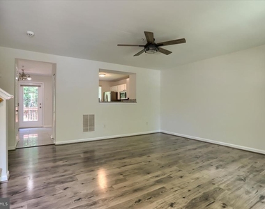 32 Gwynnswood Road - Photo Thumbnail 2