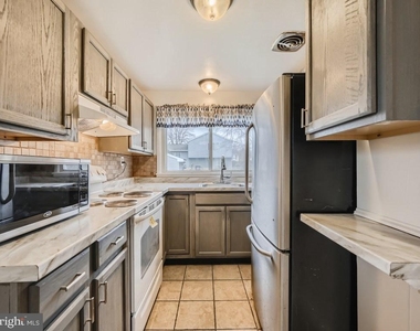 4816 Valley Forge Road - Photo Thumbnail 7