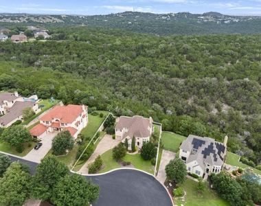 121 Burgess Ln - Photo Thumbnail 3