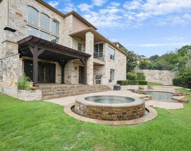 121 Burgess Ln - Photo Thumbnail 29
