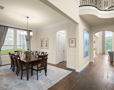 121 Burgess Ln - Photo Thumbnail 9