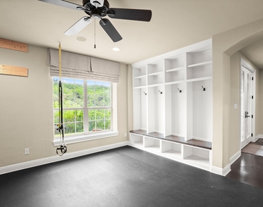121 Burgess Ln - Photo Thumbnail 25