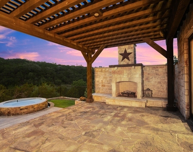 121 Burgess Ln - Photo Thumbnail 7