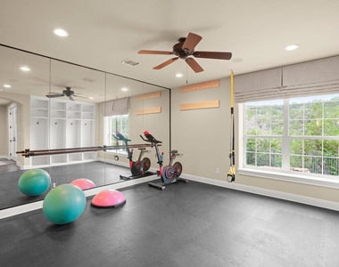 121 Burgess Ln - Photo Thumbnail 23