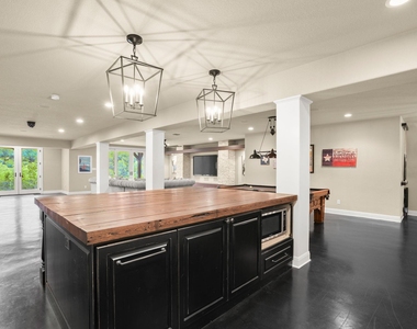 121 Burgess Ln - Photo Thumbnail 37