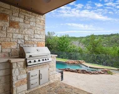 121 Burgess Ln - Photo Thumbnail 27